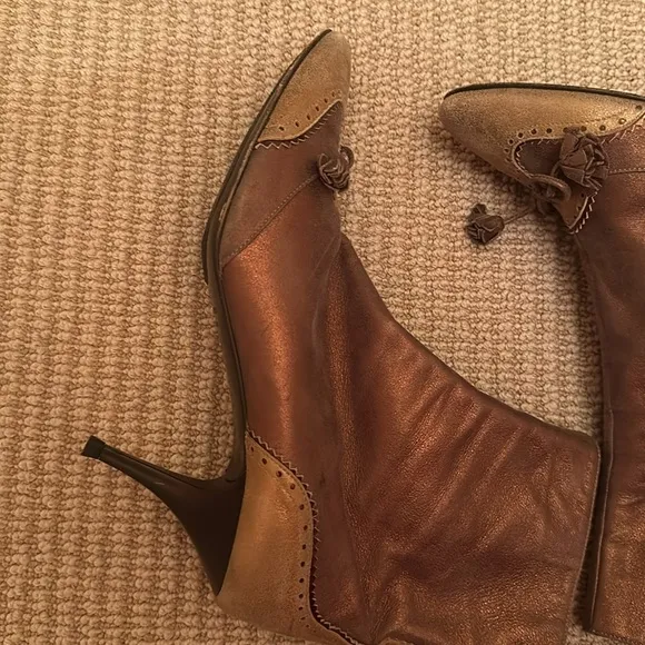 Giuseppe Zanotti 39.5 euc gold bronze hot heeled boots 9