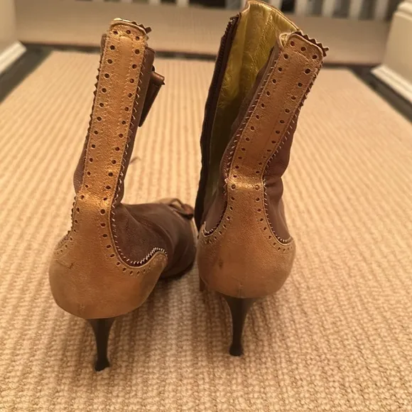 Giuseppe Zanotti 39.5 euc gold bronze hot heeled boots 9