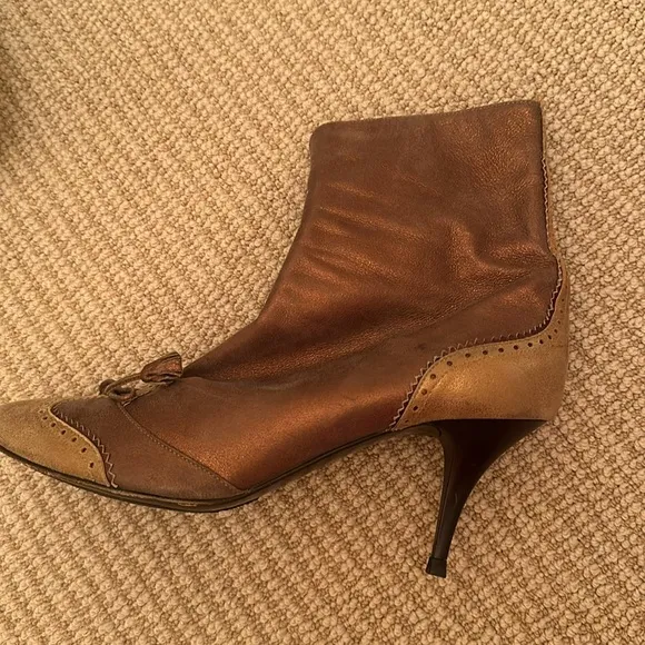 Giuseppe Zanotti 39.5 euc gold bronze hot heeled boots 9