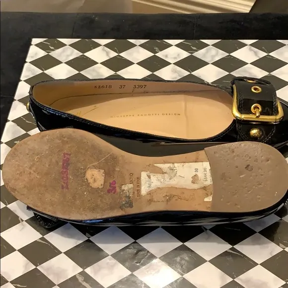 Giuseppe Zanotti Black Pumps Flats GoldBuckle shoe