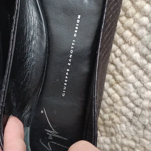 Giuseppe Zanotti  flats