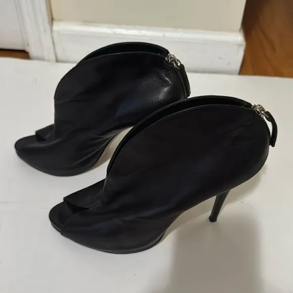 Giuseppe zanotti leather heeled boots