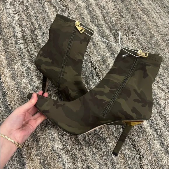 Good American Heeled Pointed Camo Boots Sz 11.5 | Good American Women Camo Boots