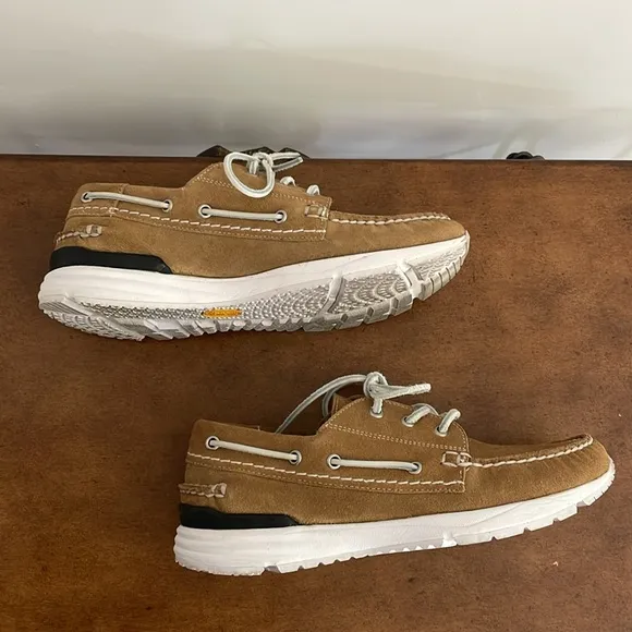 Greats Brand Men's Brooklyn Boat Suede Shoes Sz 9.5Nubuck Vibram Tan Leather