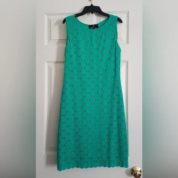 Green Sleeveless Eyelet Ronni Nicole Sheath Knee Length Dress Like NEW