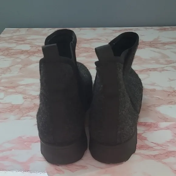 GUC Aerosoles Swallow Pull-on Gray Fabric Boots Sz 11M