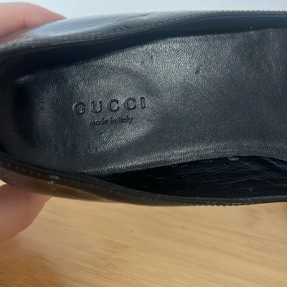 Gucci black patent leather flats size 8