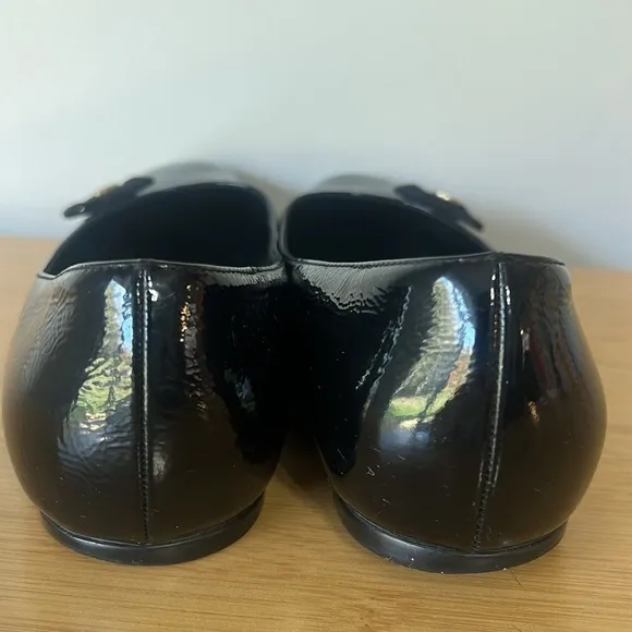 Gucci black patent leather flats size 8
