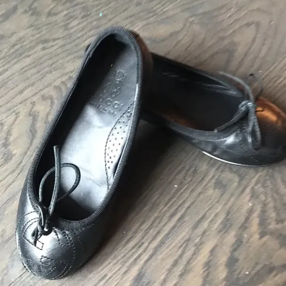 Gucci Girl Black Leather Ballerina Flats Shoes Size 10 27