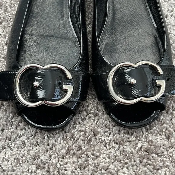 Gucci ladies black patent leather flats