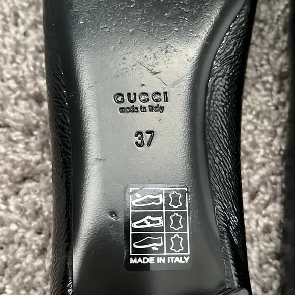 Gucci ladies black patent leather flats