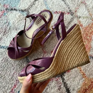 GUCCI Microguccissima GG Purple Patent Leather Espadrille Wedges - 37