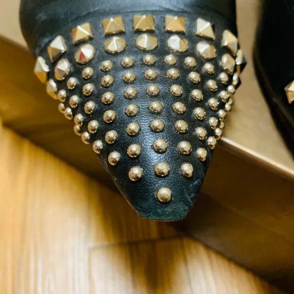 Gucci Rivet Flats