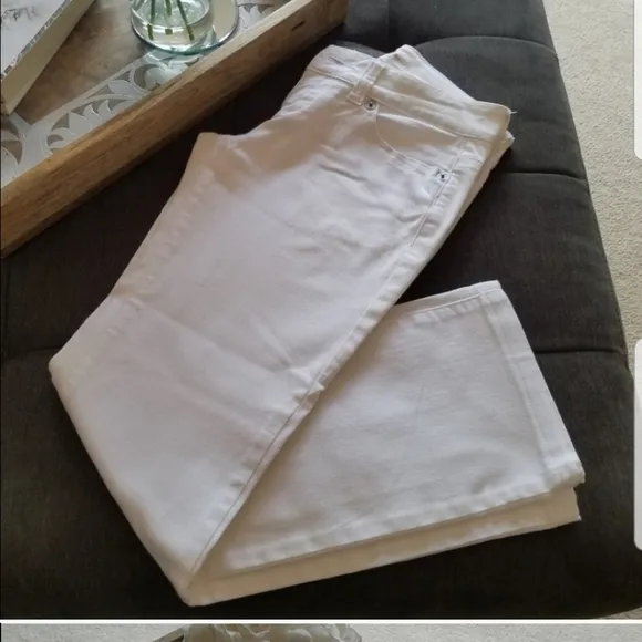 GUESS White Denim Straight Jeans from Italy - size 27