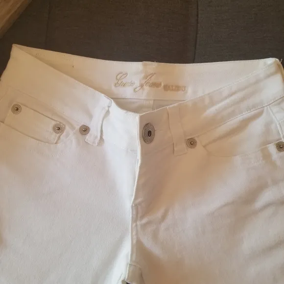 GUESS White Denim Straight Jeans from Italy - size 27
