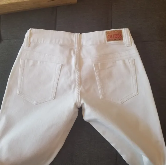GUESS White Denim Straight Jeans from Italy - size 27