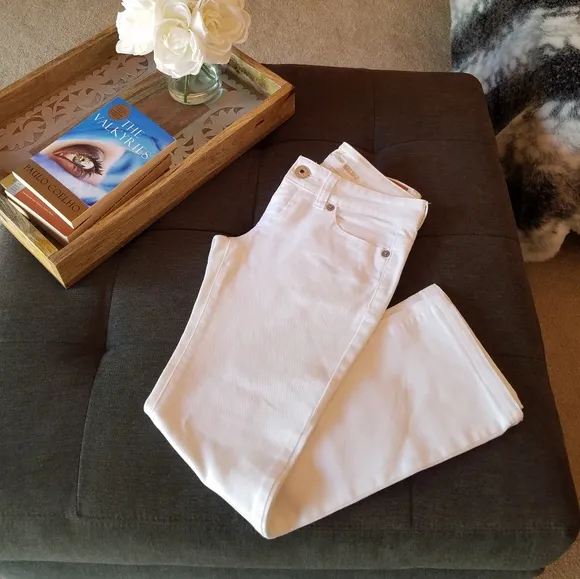 GUESS White Denim Straight Jeans from Italy - size 27