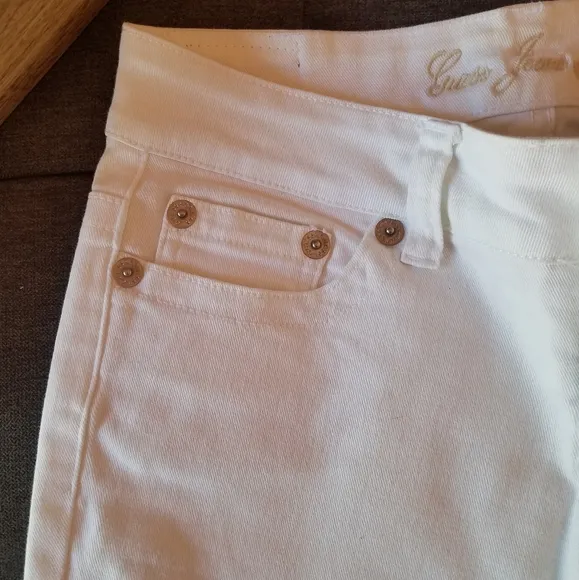 GUESS White Denim Straight Jeans from Italy - size 27