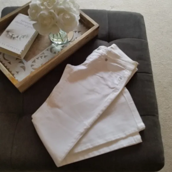 GUESS White Denim Straight Jeans from Italy - size 27