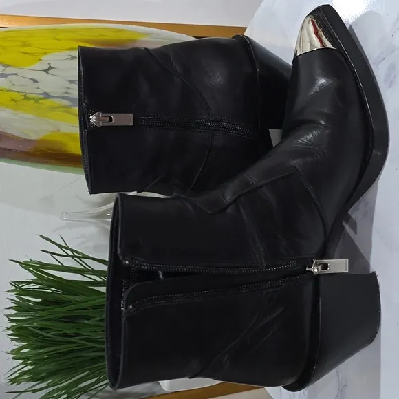 Heeled western- and rock-style boots