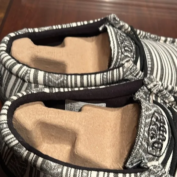 Hey Dude Mens Wally Serape -Size 14