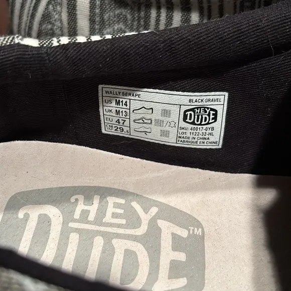 Hey Dude Mens Wally Serape -Size 14