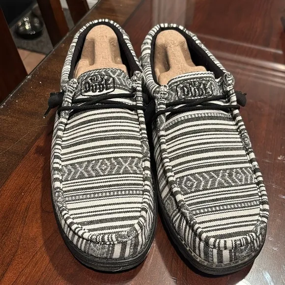 Hey Dude Mens Wally Serape -Size 14