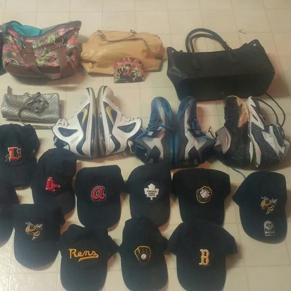 HUGE 133 LOT WOMEN AND MEN CLOTHES nike adidas nba