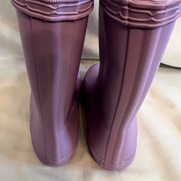 Hunter NWOB First Toddler Purple Classic Rain Boot. Size 9 Girls. DS-24