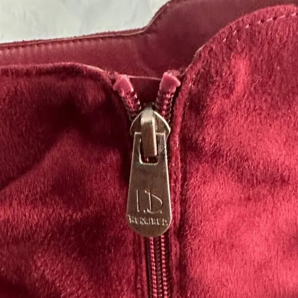 I.D‎ Required Faux Suade Burgandy Boots Sz 10W
