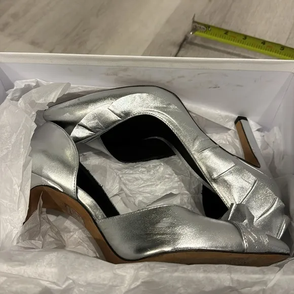IRO D’Orsay Leather Metallic Silver Ruffle Heel Shoes. Very stylish w/Dust Bag