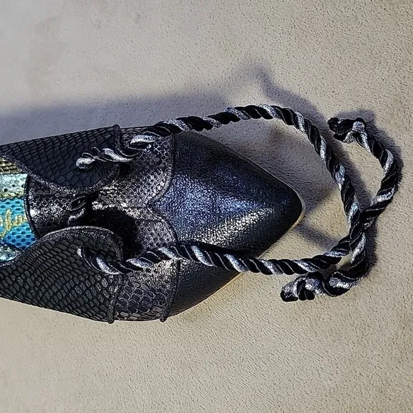 Irregular Choice Black Textured Pointed Toe Tie Front Shoes Size 42 EUC No Box
