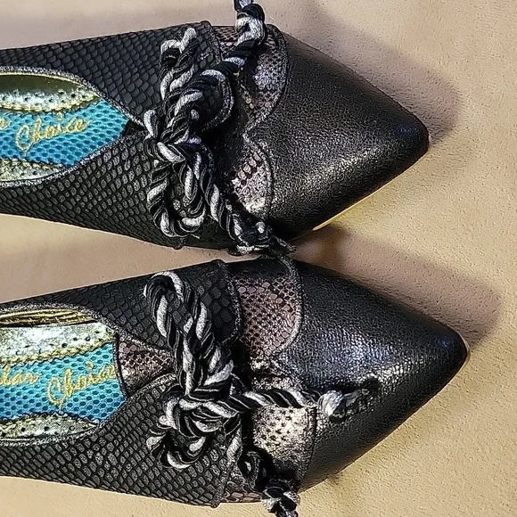Irregular Choice Black Textured Pointed Toe Tie Front Shoes Size 42 EUC No Box