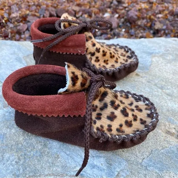 Itasca Leathergoods Baby/Infant Wapsi 'Meow' Leopard Moccasin/Shoes. Large. NWOT