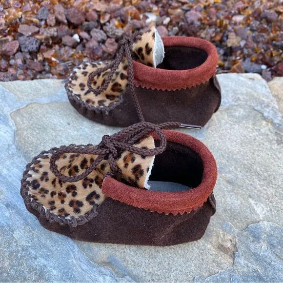 Itasca Leathergoods Baby/Infant Wapsi 'Meow' Leopard Moccasin/Shoes. Large. NWOT