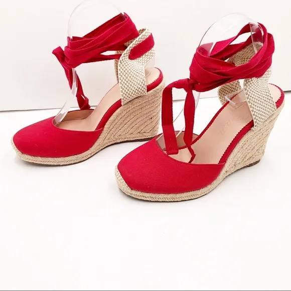 🆕{J. Crew} Vintage Red Round-Toe Canvas Espadrille Wedges