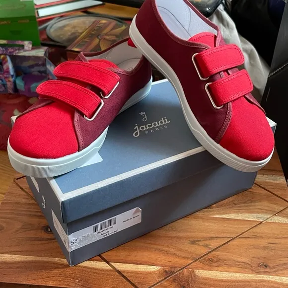 Jacadi little girls tennis canvas tennis shoes.