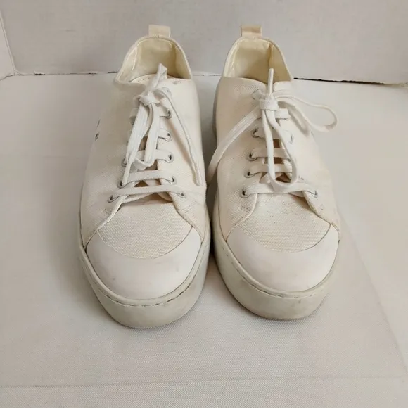 JAK Glove White. Shoes