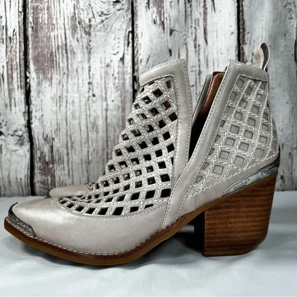 Jeffery Campbell Anthropologie Cromwell Leather Cutout Booties Ankle Boots SZ 8