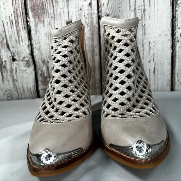 Jeffery Campbell Anthropologie Cromwell Leather Cutout Booties Ankle Boots SZ 8