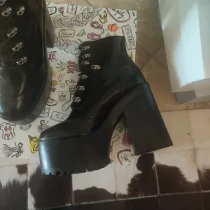 Jeffrey Campbell boots size 12 New