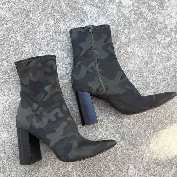 Jeffrey Campbell Camouflage Black Green Siren Boots/Booties 9 Pointed Toe Camo