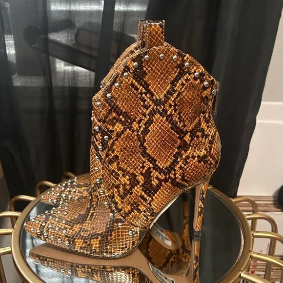 Jessica Simpson Pixillez 3 Wester Heeled Faux Snakeskin Boots