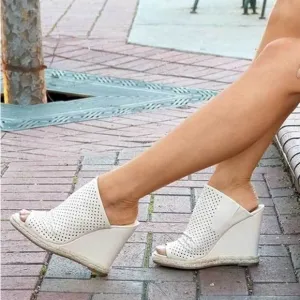 Joe’s Jeans Bone/Taupe Karlton Espadrille Leather peep toe wedges
