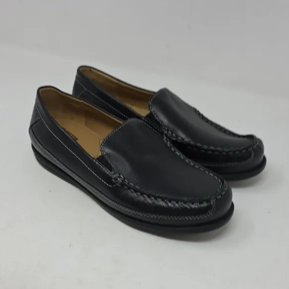 Johnston &amp; Murphy Black Moccasins with Sleek Leather Design Boys Size 3