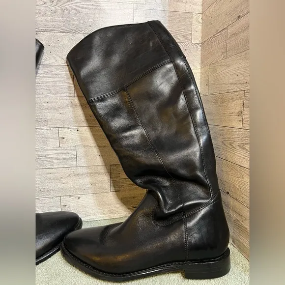 Johnston Murphy Black Riding boot with silver zipper Women’s Flat heel