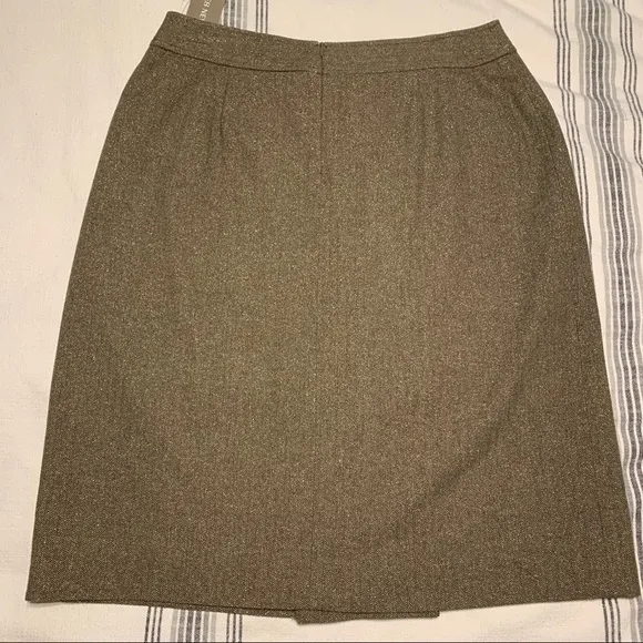Jones New York, women’s Wool Blend A-line tweed  skirt size 12