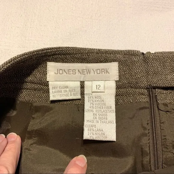 Jones New York, women’s Wool Blend A-line tweed  skirt size 12