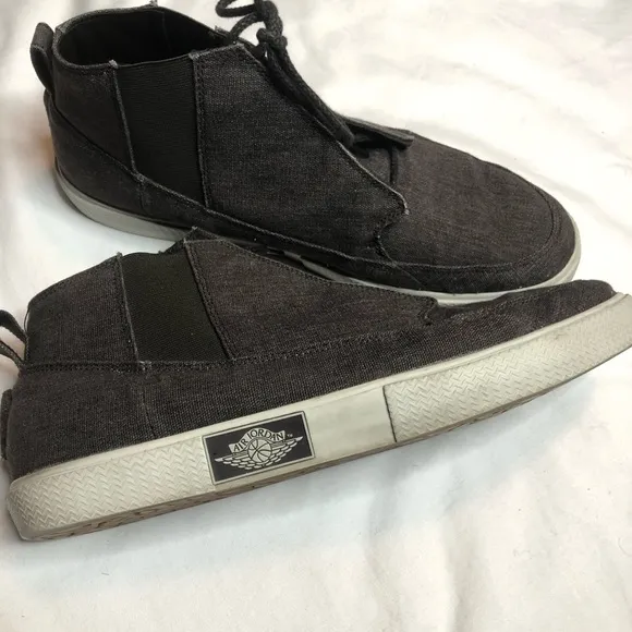 Jordan V.2 Grown brown canvas upper shoes
