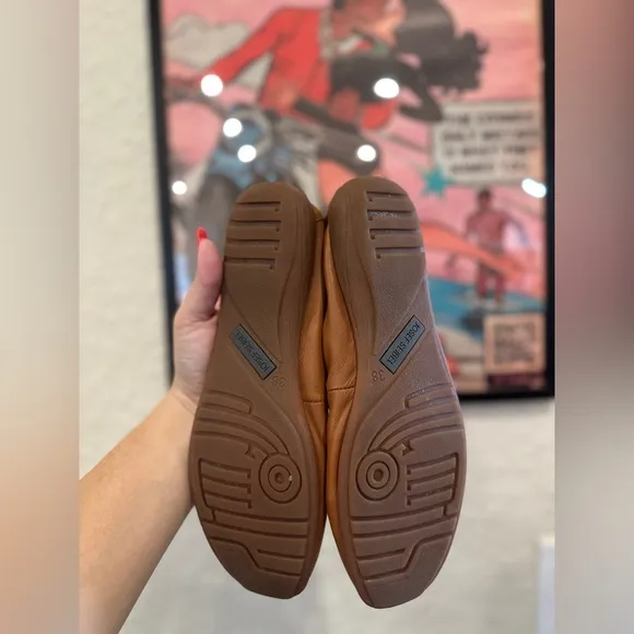 Josef Seibel Brown Leather Flats Women’s 7/7.5 Camel Brown